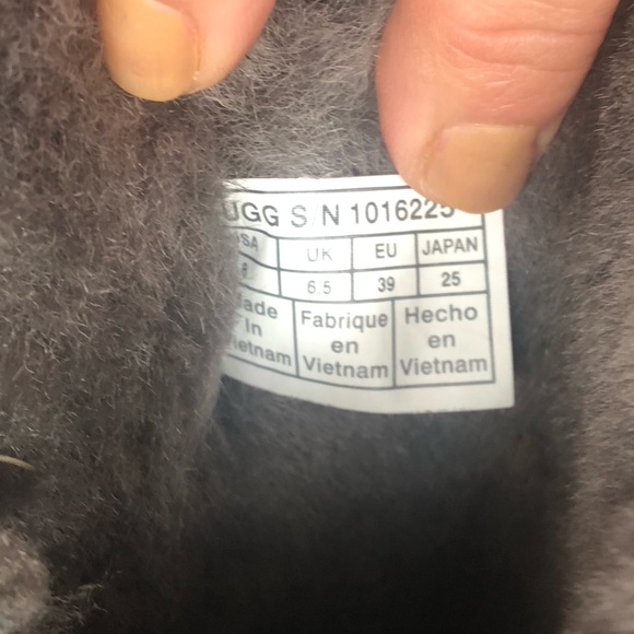 UGG🩶Satin double Bow Bailey Boots - Picture 7 of 12